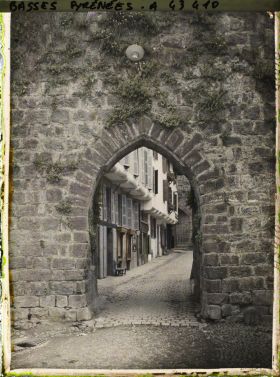 Image représentant France , St Jean-Pied de Port, Une ancienne porte de la Ville