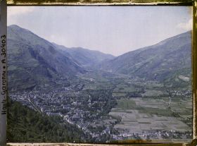 Image représentant France, Bagnères de Luchon, Vallée de Luchon : panorama pris de la Chaumière