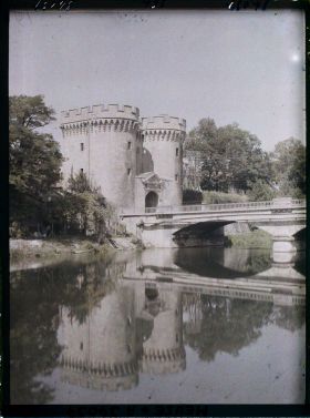 Image représentant France, Verdun, La Porte Chaussée vue des bords de la Meuse