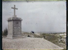 Image représentant France, Givenchy en Goelle, Monument au 44e Canadien élevé sur la Crête de Vimy. Cote 119