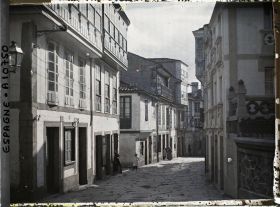 Image représentant Espagne, La Corogne, Un type de rue : la Calle Santo Domingo