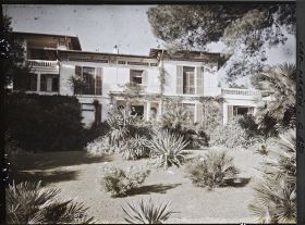 Image représentant Vue d'ensemble de la villa Miramar, côté jardin