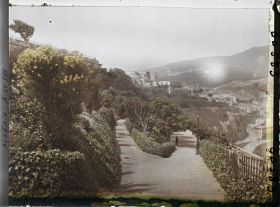 Image représentant La promenade de Létang en contrebas du Château Neuf