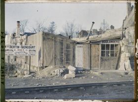 Image représentant France, Soissons, Boulangerie installée dans un reste de Maison