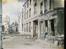 Image représentant Ruines à l'angle de la rue des Trois Raisinets et de la rue de l'Isle
