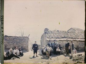 Image représentant Grèce, Salonique, Groupe dan le haut quartier