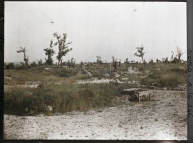 Image représentant Les ruines du village, vues vers l'église
