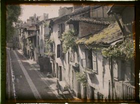 Image représentant France, Périgueux, Rue du Lys prise du quai