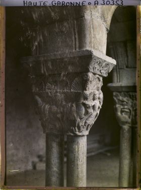 Image représentant France, St-Bertrand-de-Comminges, Cloître de la Cathédrale, Chapiteau des Chevaux
