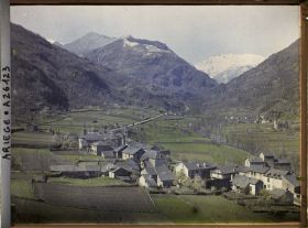Image représentant La vallée du Vicdessos vers l'amont et le village de Capoulet