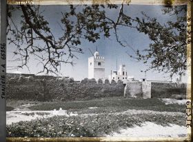 Image représentant L'enceinte et les bâtiments de la casbah