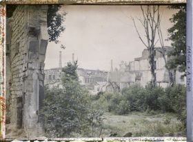 Image représentant France, Reims, à travers les ruines