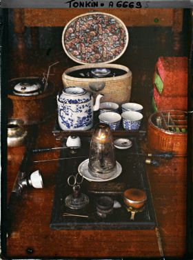 Image représentant Des ustensiles de fumeurs d'opium, de classe moyenne