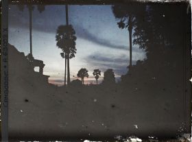 Image représentant Coucher de soleil sur le temple d'Angkor Vat