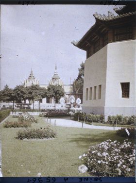 Image représentant L'Exposition Coloniale Internationale de 1931, le diorama et le pavillon du Cambodge, section de l'Indochine