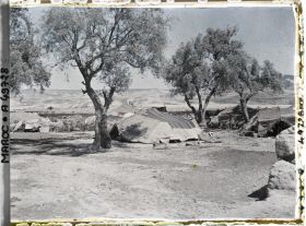 Image représentant Campement d'une tribu près des remparts