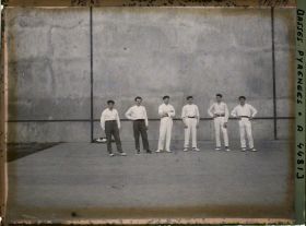Image représentant France , Tardets, Au fronton - Les 2 Equipes de Pelotaris