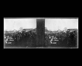 Image représentant Les visiteurs d'une foire monastique devant Tudici ("temple des Divinités du Sol")