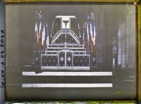 Image représentant Les obsèques du maréchal Foch à Notre-Dame, le catafalque