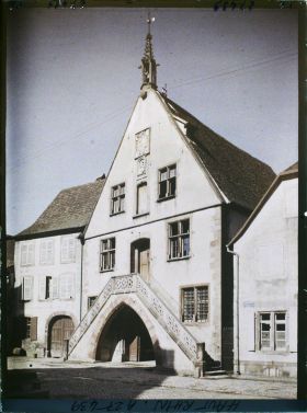 Image représentant France, Ammerschwihr, Vieille Maison près de l'Hôtel de Ville servant aux Sociétés