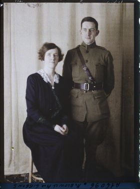 Image représentant Madame Gibbons et son frère, Monsieur Blow