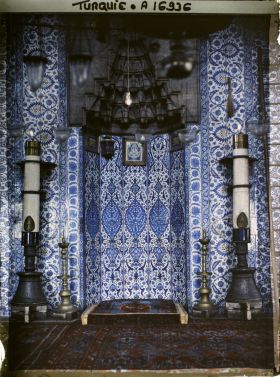 Image représentant Mihrab (niche indiquant la direction de La Mecque) de la Rustem Pasa Camii