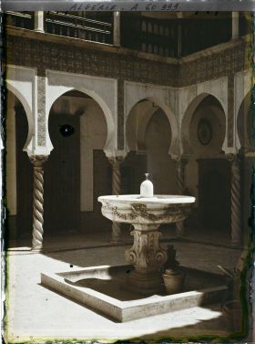 Image représentant La fontaine du patio de l'archevêché (ancien Dar Aziza)