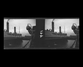 Image représentant Un paquebot et le ponton, vue prise du Mongolia