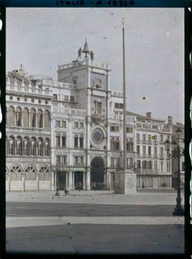 Image représentant Tour de l'horloge place Saint Marc