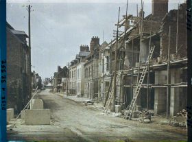 Image représentant France, Noyon, Reconstructions rue de Paris