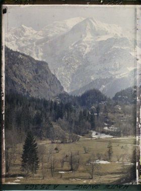 Image représentant France Les Alpes, Vallée de Chamonix ; L'Aige du Midi, Dôme et Aige du Gouter et les Rognes