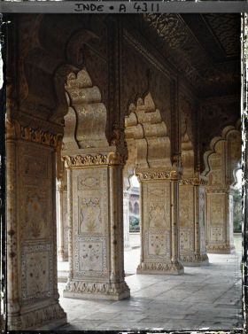 Image représentant Intérieur de la salle des audiences privées (Diwan-i-Khas) dans le fort Rouge (Lal Qila)