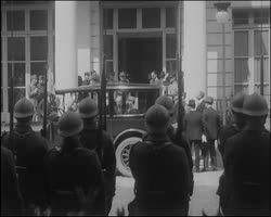 Image représentant Conférence à Versailles pour la remise du Traité de Paix