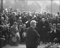 Image représentant Les délégués du congrès de publicité des Etats-Unis à l'Arc de Triomphe