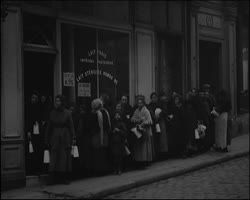 Image représentant Queue devant une laiterie