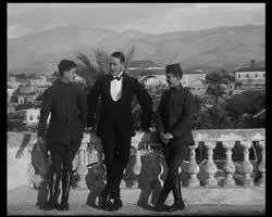 Image représentant À la résidence du général Gouraud