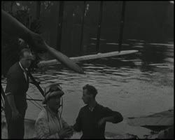 Image représentant L'aviateur Alan Cobhan fait escale à Sartrouville