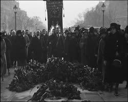 Image représentant Les chanteurs de la Bresse au tombeau du Soldat Inconnu