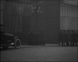 Image représentant Dans la cour de l'Elysée, crise ministérielle