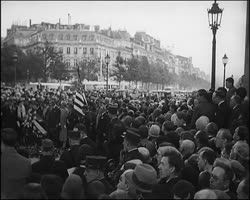 Image représentant Les mères de soldats américains sur la tombe du Soldat Inconnu