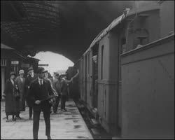 Image représentant Arrivée de trains en gare d'Essen