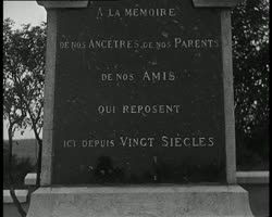 Image représentant Monument aux morts, un laboureur