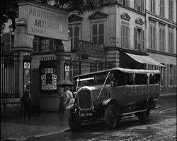 Image représentant Mariages à la sortie de la boutique d'un photographe