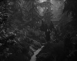 Image représentant Albert Kahn reçoit monsieur Sarrut, président de la cour de Cassation, dans les jardins de sa propriété de Boulogne.