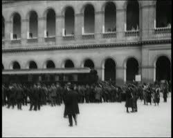 Image représentant Le wagon de l'Armistice est amené aux Invalides