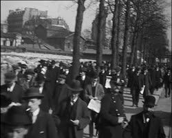 Image représentant Foule se rendant aux courses d'Auteuil