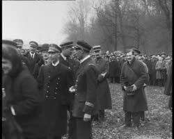 Image représentant Arrivée de l'aviateur Bernard suite au raid aérien Marseille - Madagascar - Paris