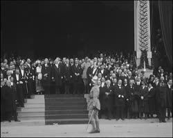 Image représentant Remise de la croix de guerre à la ville