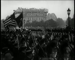 Image représentant Arc de Triomphe : les vétérans de l'armée américaine au tombeau du Soldat Inconnu