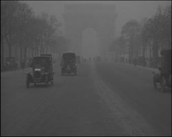 Image représentant L'Arc de Triomphe par temps de brume